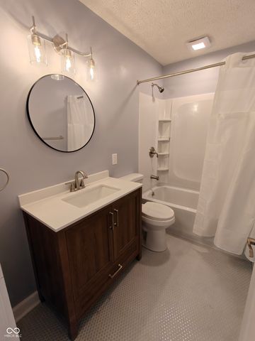 407 Eberhart Drive, Shelbyville, IN 46176