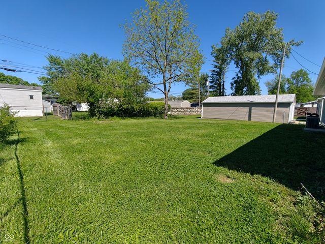 407 Eberhart Drive, Shelbyville, IN 46176