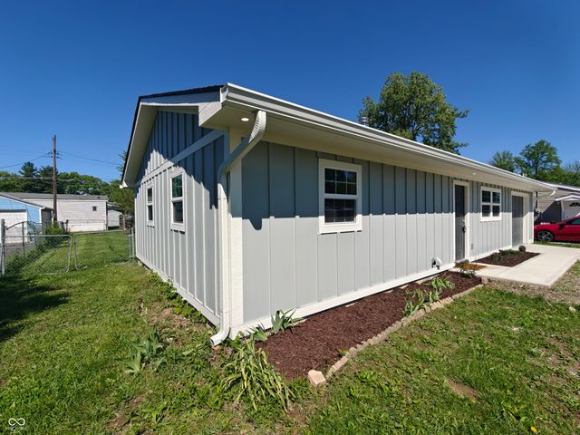 407 Eberhart Drive, Shelbyville, IN 46176