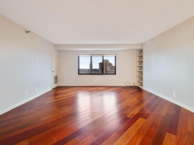 20 2nd Street NE P2501, Minneapolis, MN 55413