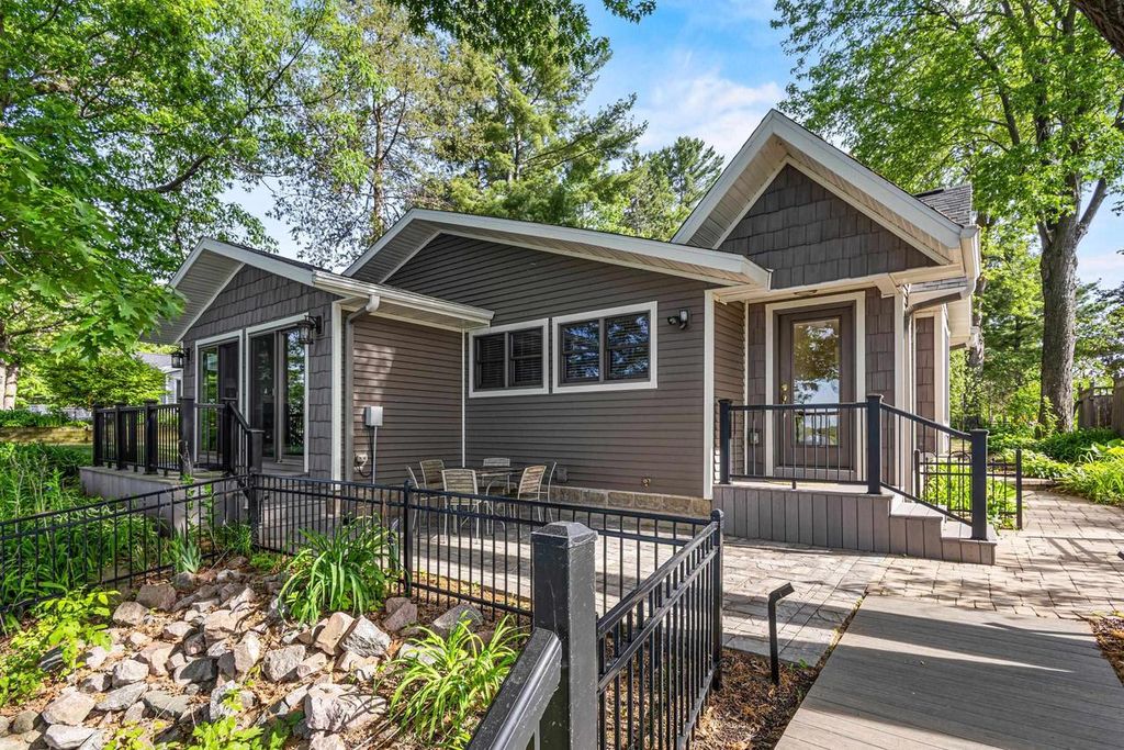 W6978 S SILVER LAKE ROAD, Wautoma, WI 54982