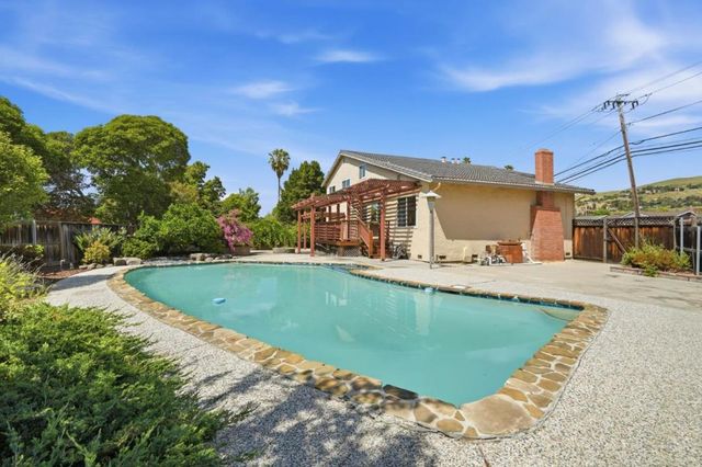 1111 Piedmont Road, San Jose, CA 95132