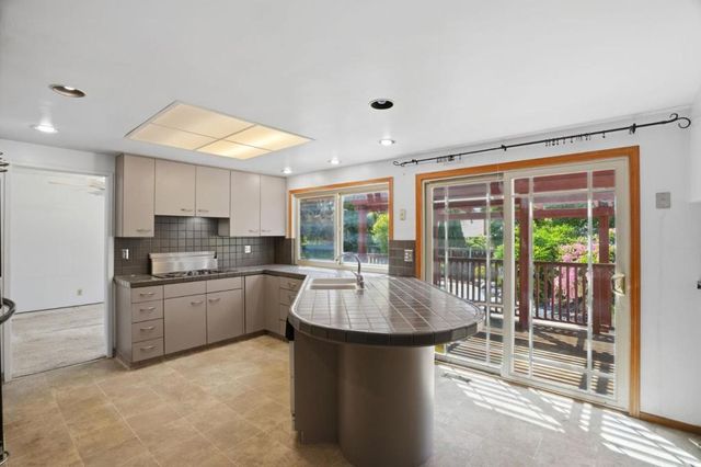 1111 Piedmont Road, San Jose, CA 95132