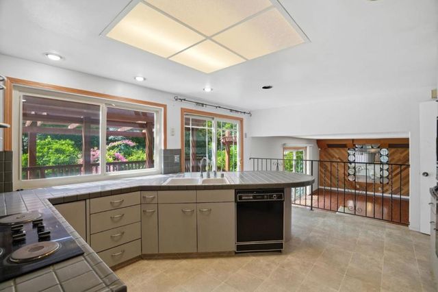 1111 Piedmont Road, San Jose, CA 95132