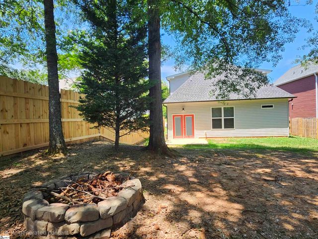 563 Clairidge Drive, Boiling Springs, SC 29316