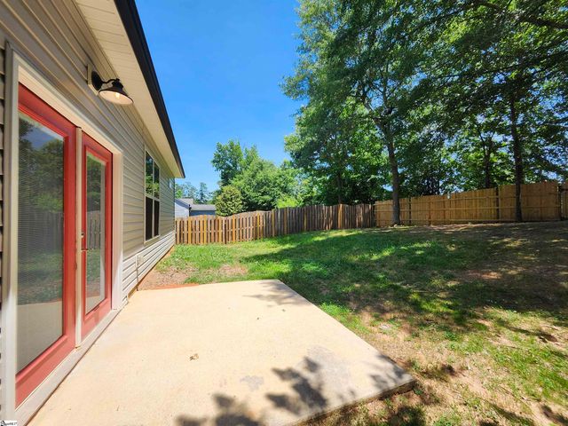 563 Clairidge Drive, Boiling Springs, SC 29316