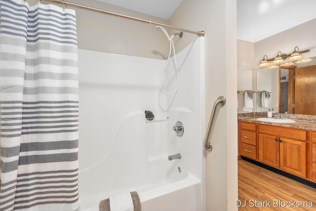 2038 Palmerton Court Ne, City Of Grand Rapids, MI 49505