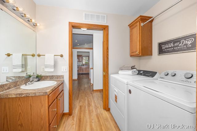 2038 Palmerton Court Ne, City Of Grand Rapids, MI 49505