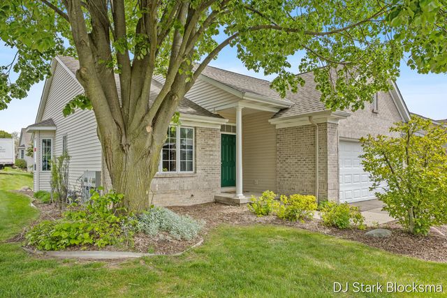 2038 Palmerton Court Ne, City Of Grand Rapids, MI 49505