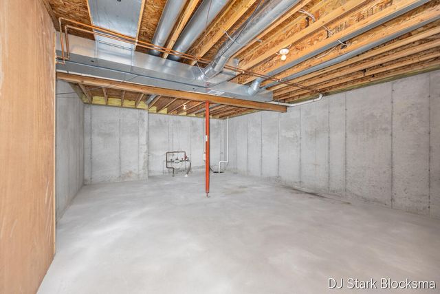 2038 Palmerton Court Ne, City Of Grand Rapids, MI 49505