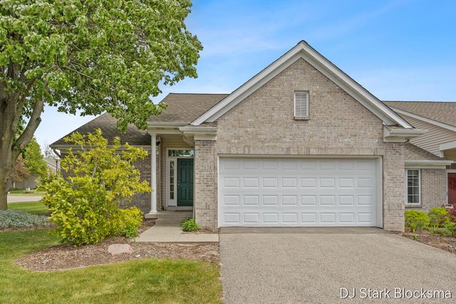 2038 Palmerton Court Ne, City Of Grand Rapids, MI 49505