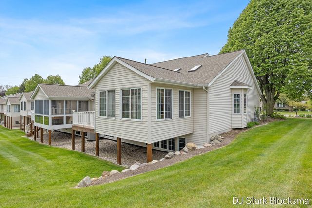 2038 Palmerton Court Ne, City Of Grand Rapids, MI 49505