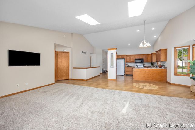 2038 Palmerton Court Ne, City Of Grand Rapids, MI 49505