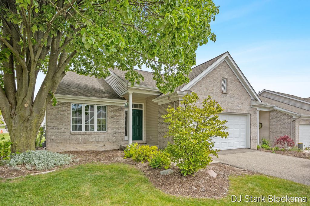 2038 Palmerton Court Ne, City Of Grand Rapids, MI 49505