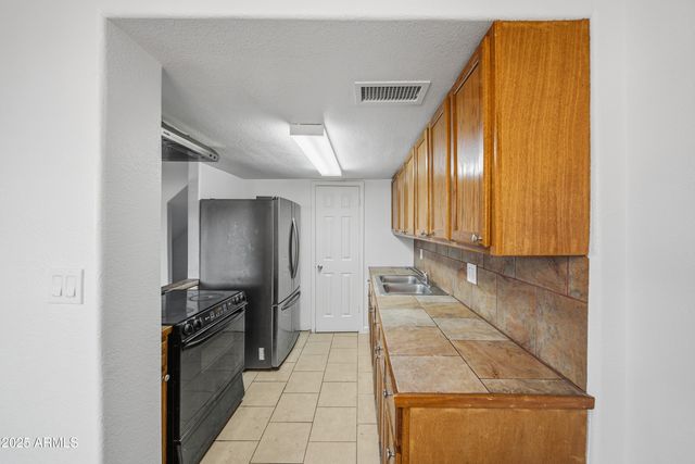 8218 N 34TH Drive, Phoenix, AZ 85051