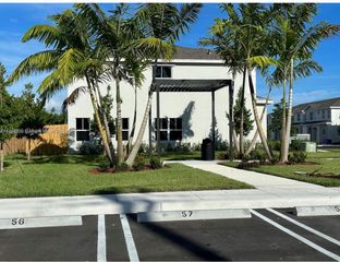305 NE 1st Dr 305, Florida City, FL 33034
