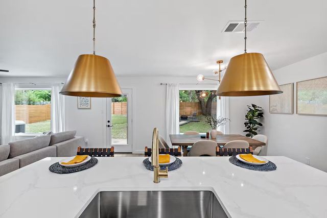 8517 Romney RD, Austin, TX 78748