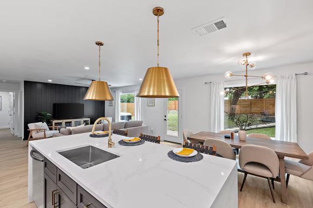 8517 Romney RD, Austin, TX 78748