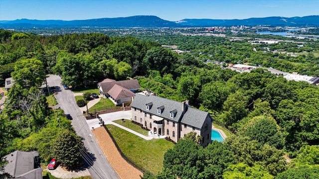 551 N Crest Court, Chattanooga, TN 37404