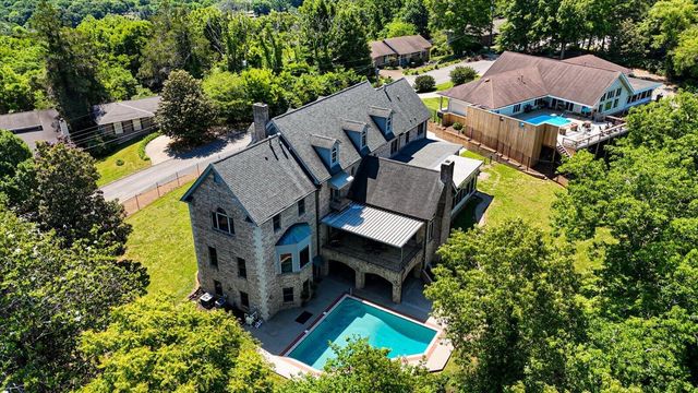 551 N Crest Court, Chattanooga, TN 37404