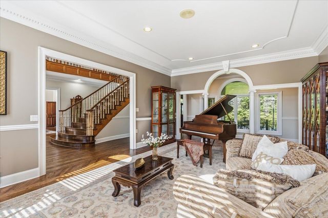 551 N Crest Court, Chattanooga, TN 37404