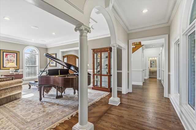 551 N Crest Court, Chattanooga, TN 37404