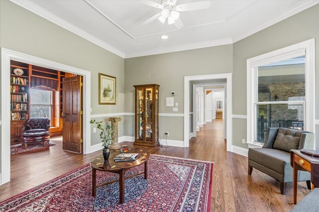 551 N Crest Court, Chattanooga, TN 37404