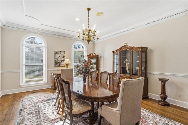 551 N Crest Court, Chattanooga, TN 37404