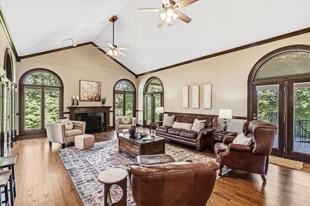 551 N Crest Court, Chattanooga, TN 37404
