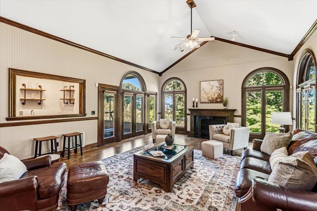 551 N Crest Court, Chattanooga, TN 37404