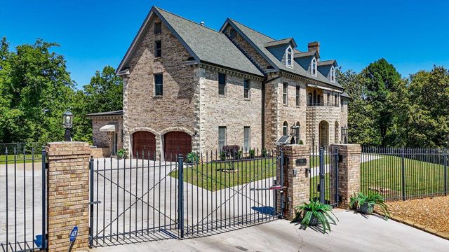 551 N Crest Court, Chattanooga, TN 37404