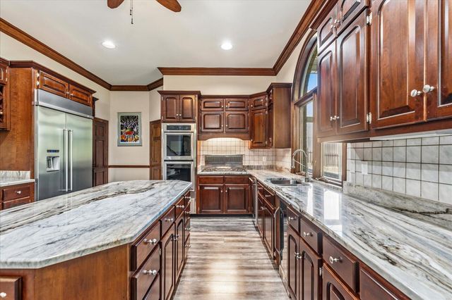 551 N Crest Court, Chattanooga, TN 37404