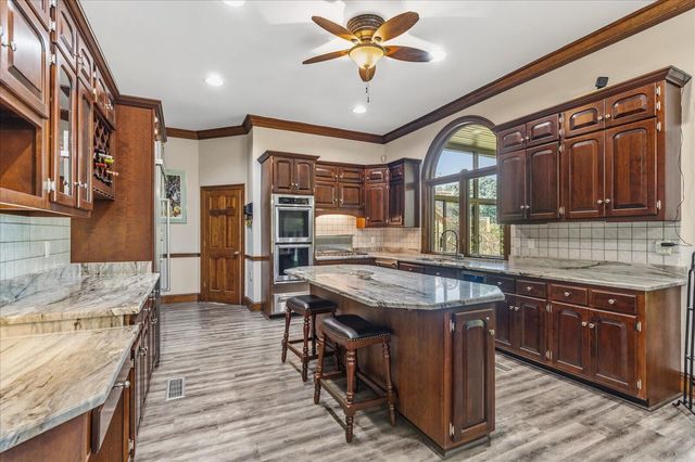 551 N Crest Court, Chattanooga, TN 37404