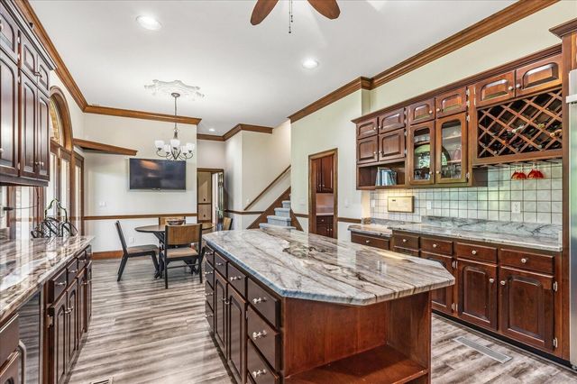 551 N Crest Court, Chattanooga, TN 37404