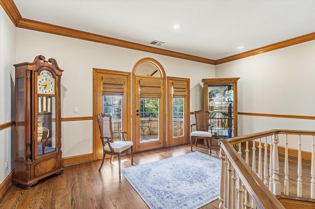 551 N Crest Court, Chattanooga, TN 37404