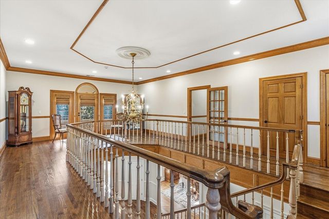 551 N Crest Court, Chattanooga, TN 37404