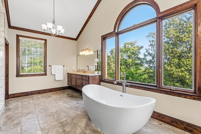 551 N Crest Court, Chattanooga, TN 37404