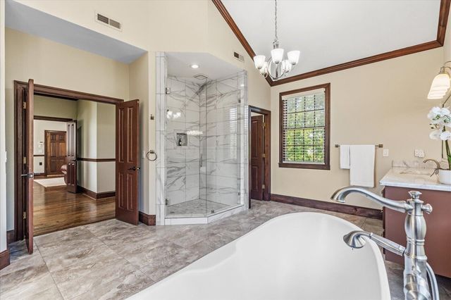 551 N Crest Court, Chattanooga, TN 37404