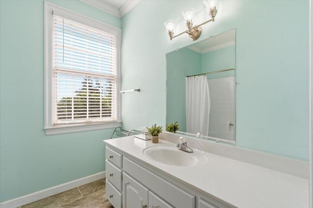 551 N Crest Court, Chattanooga, TN 37404