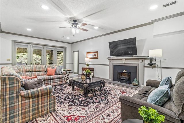 551 N Crest Court, Chattanooga, TN 37404