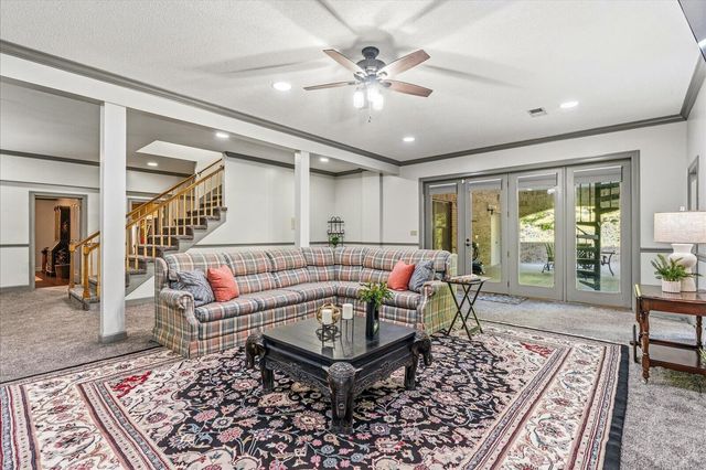 551 N Crest Court, Chattanooga, TN 37404
