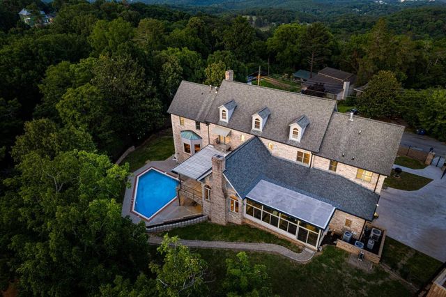 551 N Crest Court, Chattanooga, TN 37404