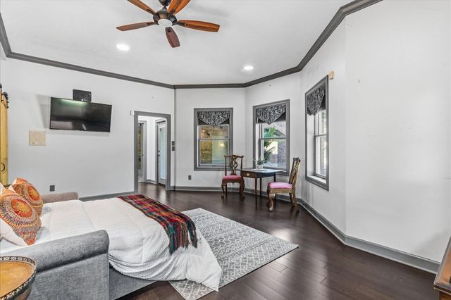 551 N Crest Court, Chattanooga, TN 37404