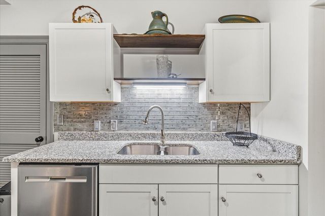 551 N Crest Court, Chattanooga, TN 37404