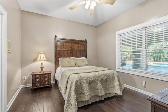551 N Crest Court, Chattanooga, TN 37404