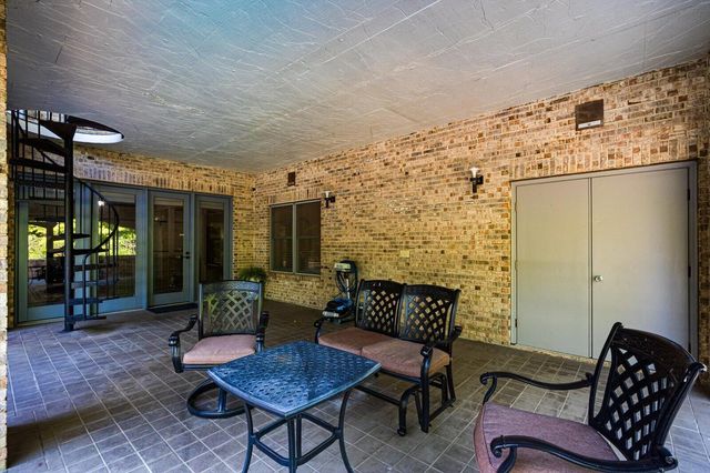 551 N Crest Court, Chattanooga, TN 37404