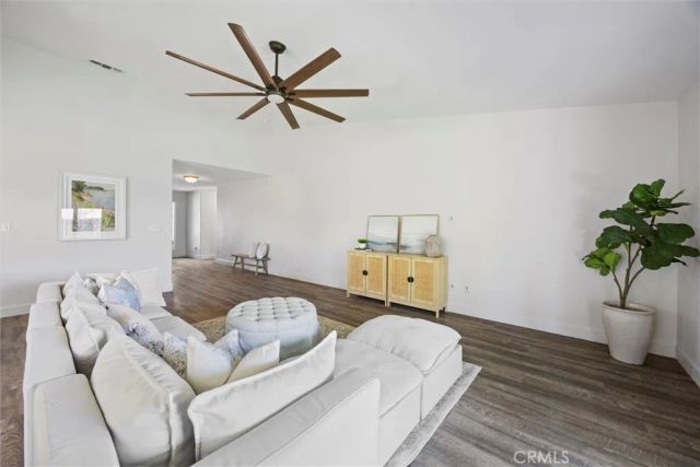 11401 Eresma Drive, Bakersfield, CA 93311