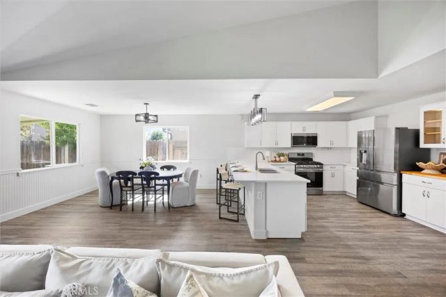 11401 Eresma Drive, Bakersfield, CA 93311