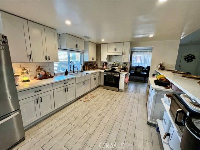 1200 Pasteur Drive, Lancaster, CA 93535