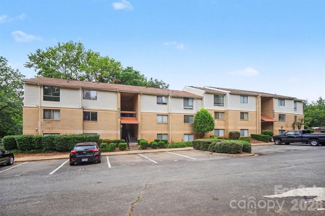 4902 Spring Lake Drive E, Charlotte, NC 28212